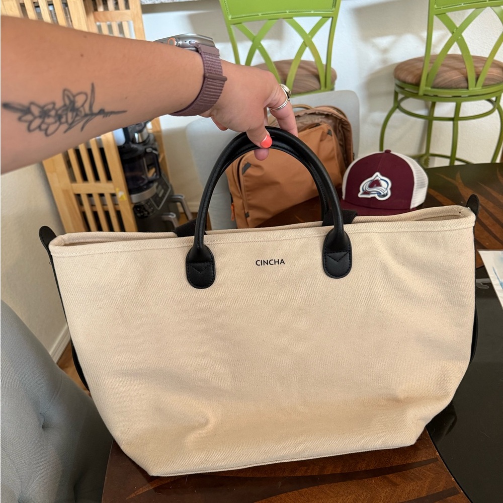 CINCHA Cream and Black Canvas Tote